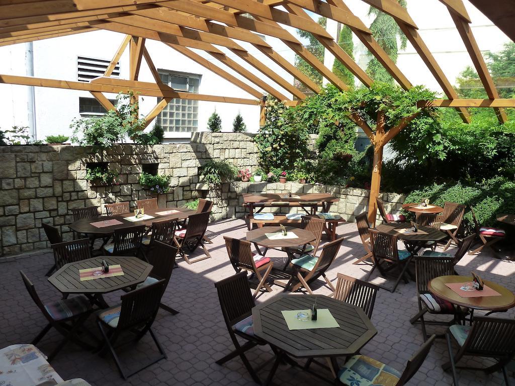Penzion Holiday Marianske Lazne Exterior photo